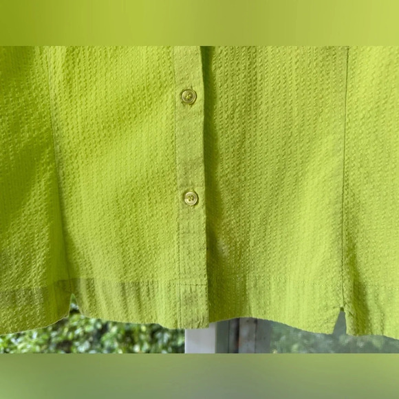 Mountain Lake PXL Chartreuse Seersucker s/s button front collared women’s shirt - Picture 4 of 10